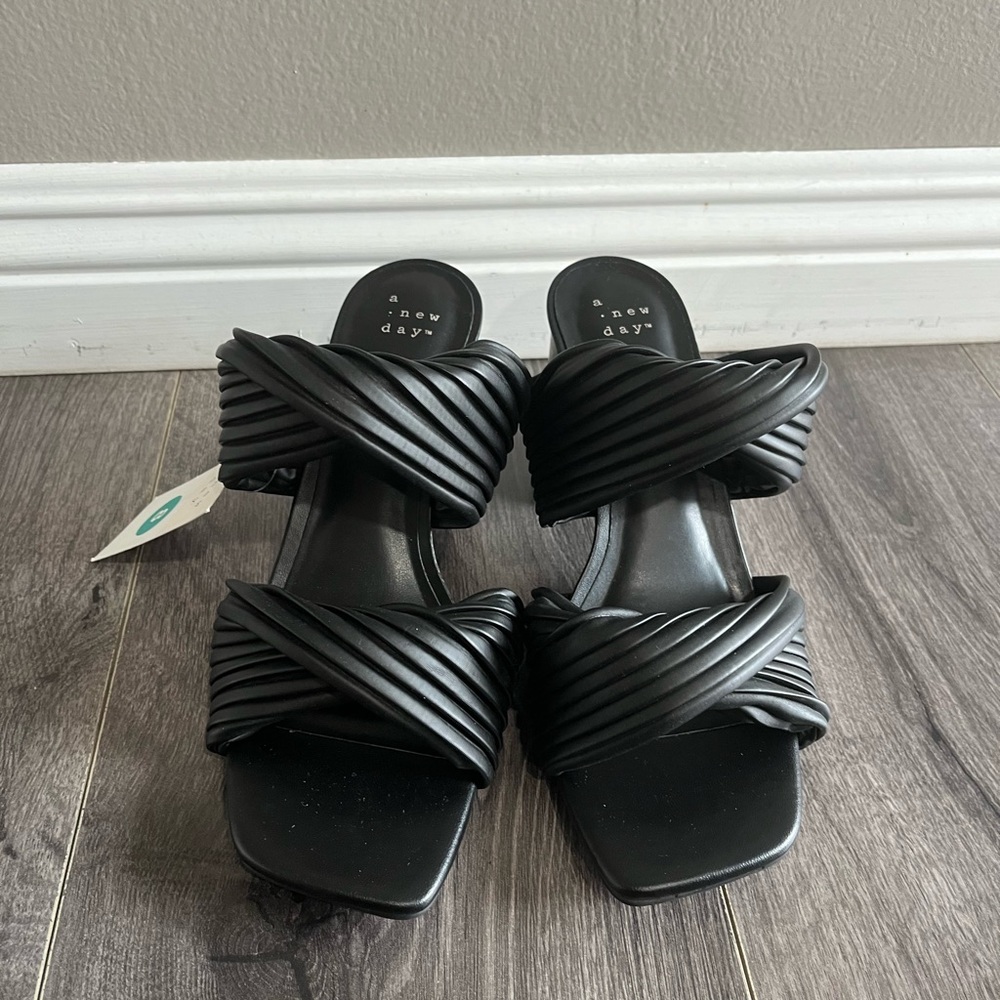 a new day Black Twisted Strap Heeled Sandals - Picture 2 of 6